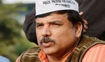 aap leader visits deceased farmer s kin offers rs... aap leader visits deceased farmer s kin offers rs...
