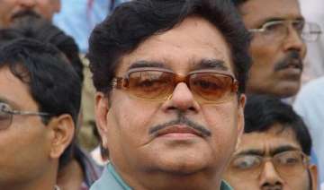 shatrughan says not invited to bjp programme on... shatrughan says not invited to bjp programme on...