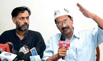 delhi cm kejriwal condemns police action on... delhi cm kejriwal condemns police action on...