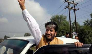 shabir shah detained at delhi airport - India TV shabir shah detained at delhi airport - India TV