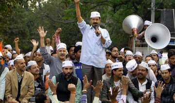 kejriwal commences road show in chandigarh -... kejriwal commences road show in chandigarh -...