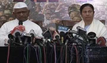 mamata banerjee and anna hazare to visit gujarat... mamata banerjee and anna hazare to visit gujarat...
