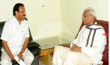 will overcome the crisis cm - India TV will overcome the crisis cm - India TV