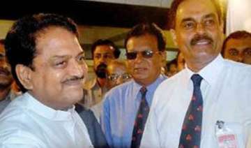 deshmukh defeats vengsarkar to become new mca... deshmukh defeats vengsarkar to become new mca...
