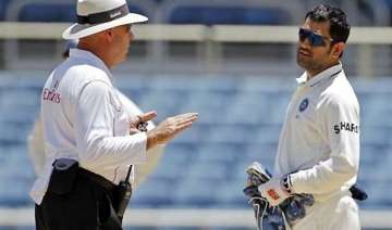 harper claims dhoni tried to intimidate him -... harper claims dhoni tried to intimidate him -...
