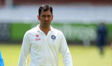 twitter world flooded with messages on dhoni s... twitter world flooded with messages on dhoni s...