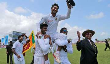 galle gives emotional farewell to kumar... galle gives emotional farewell to kumar...