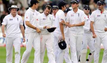england thrash pakistan in fix row test - India TV england thrash pakistan in fix row test - India TV