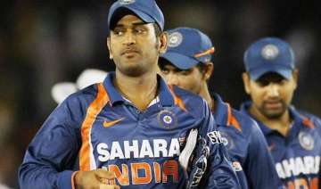 modest dhoni leads by example for expectant india... modest dhoni leads by example for expectant india...