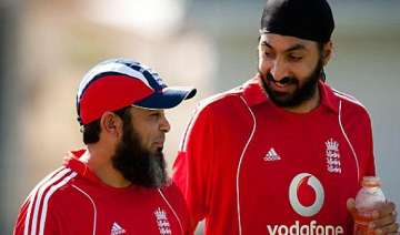 mushtaq warns english players of spin war against... mushtaq warns english players of spin war against...
