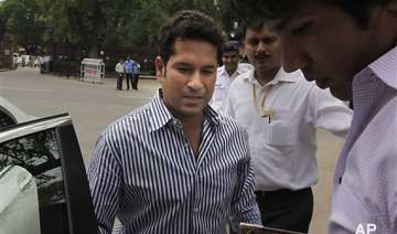 sachin tendulkar steals limelight in parliament -... sachin tendulkar steals limelight in parliament -...