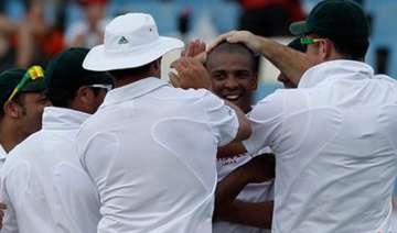 south africa races to innings win over sri lanka... south africa races to innings win over sri lanka...