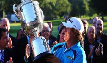 dufner holds off furyk to win pga championship -... dufner holds off furyk to win pga championship -...