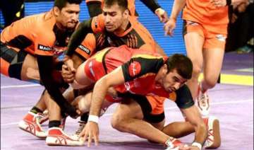 u mumbai beat bengal warriors to return to top of... u mumbai beat bengal warriors to return to top of...