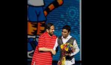 oh yaaro rahman launches theme song for delhi cwg... oh yaaro rahman launches theme song for delhi cwg...