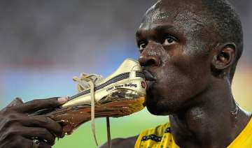 usain bolt wins 100 meter title at world... usain bolt wins 100 meter title at world...