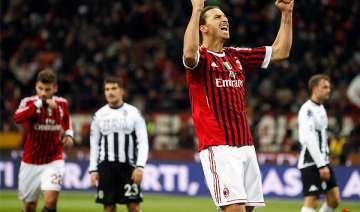 ac milan moves top with 2 0 win over siena -... ac milan moves top with 2 0 win over siena -...
