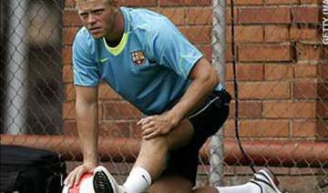aek athens signs eidur gudjohnsen - India TV aek athens signs eidur gudjohnsen - India TV