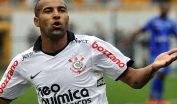 brazilian player criticized for photo of kiss -... brazilian player criticized for photo of kiss -...