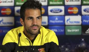 chelsea signs fabregas from barcelona - India TV chelsea signs fabregas from barcelona - India TV