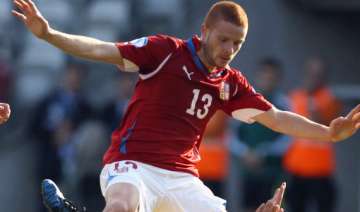 czech midfielder gecov completes move to fulham -... czech midfielder gecov completes move to fulham -...