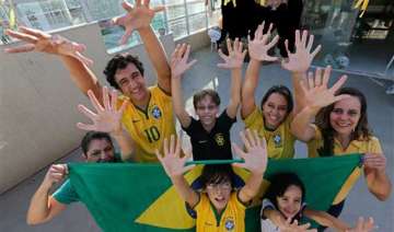 fifa world cup 6 fingered family roots for brazil... fifa world cup 6 fingered family roots for brazil...