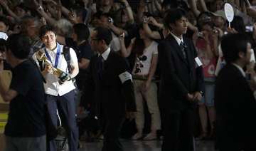 fans give nadeshiko japan a hero s welcome -... fans give nadeshiko japan a hero s welcome -...
