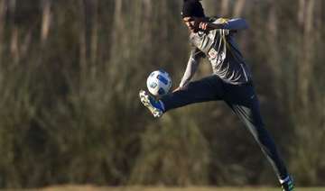 sandro out of brazil squad because of knee injury... sandro out of brazil squad because of knee injury...