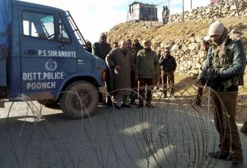 Pakistan violates ceasefire in Poonch sector of... Pakistan violates ceasefire in Poonch sector of...
