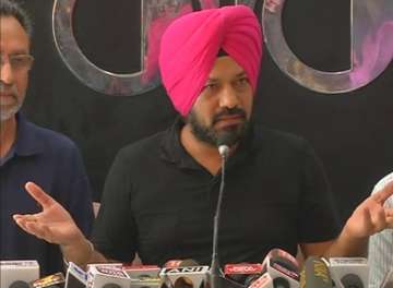 Gurpreet Singh Ghuggi resigns from AAP - India TV Gurpreet Singh Ghuggi resigns from AAP - India TV
