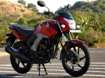 Honda unseats Bajaj as No-2 bikes-maker - India TV Honda unseats Bajaj as No-2 bikes-maker - India TV