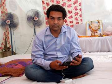 Kapil Mishra's fast sponsored by BJP: Manish... Kapil Mishra's fast sponsored by BJP: Manish...