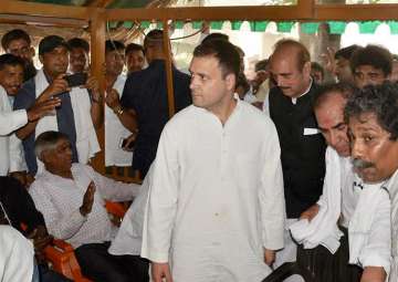 Rahul meeting the victims of Saharanpur caste... Rahul meeting the victims of Saharanpur caste...
