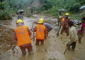 Death toll in Bangladesh landslides reaches 137 ... Death toll in Bangladesh landslides reaches 137 ...