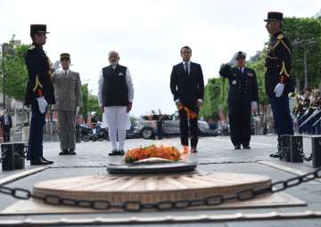 PM Modi pays homage at Paris war memorial - India... PM Modi pays homage at Paris war memorial - India...