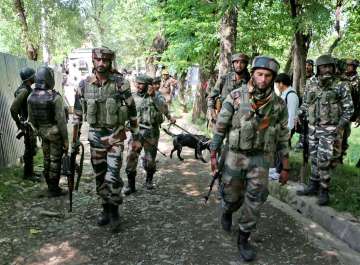 Kashmir: 3 militants gunned down as Pulwama... Kashmir: 3 militants gunned down as Pulwama...