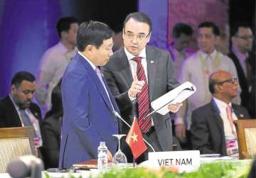 Vietnam stands tough against Beijing in ASEAN... Vietnam stands tough against Beijing in ASEAN...