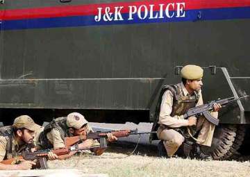 Policeman martyred, two injured in Kashmir attack... Policeman martyred, two injured in Kashmir attack...