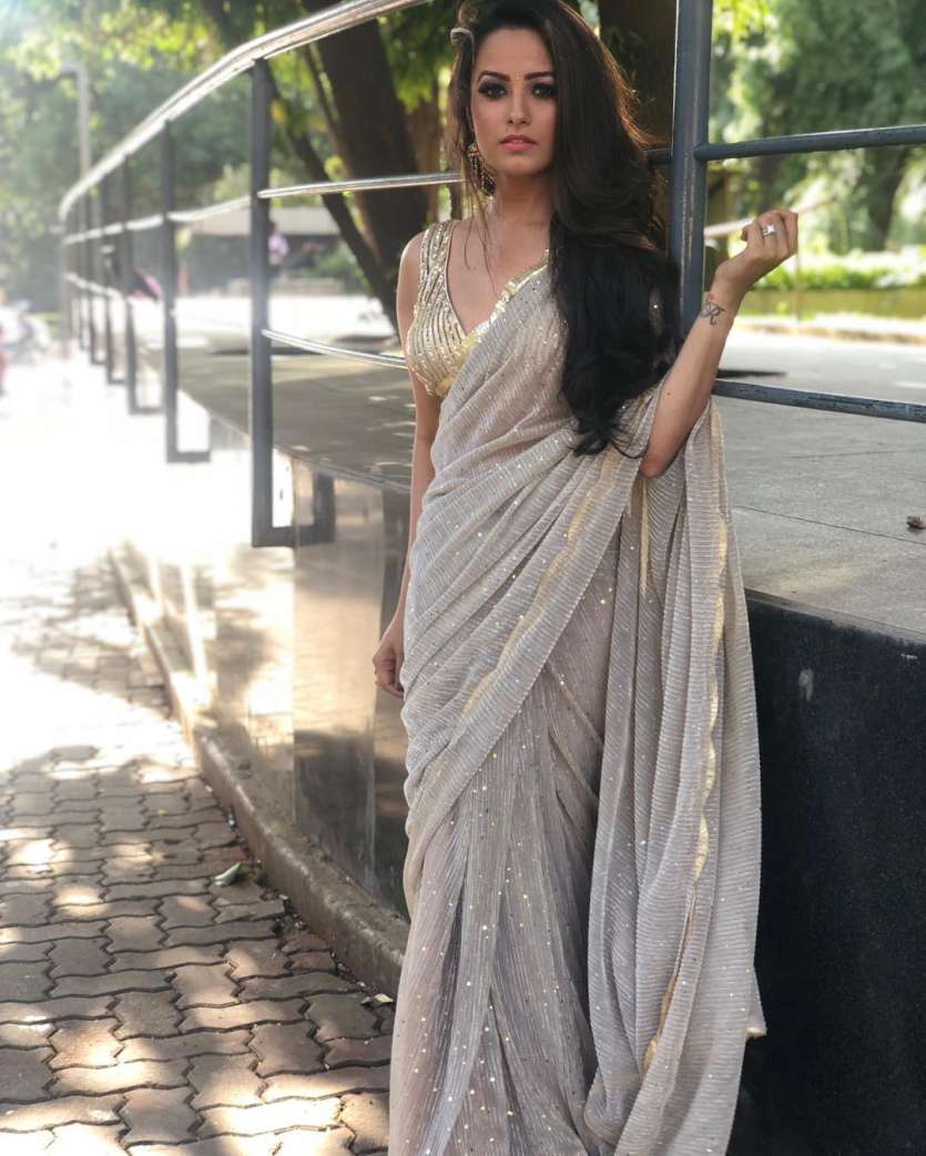 Anita Hassanandani Looks Ravishing In Saree: See Latest Photos And Pictures