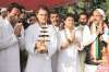 Rahul Gandhi, flanked by PCC chief Kamal Nath and