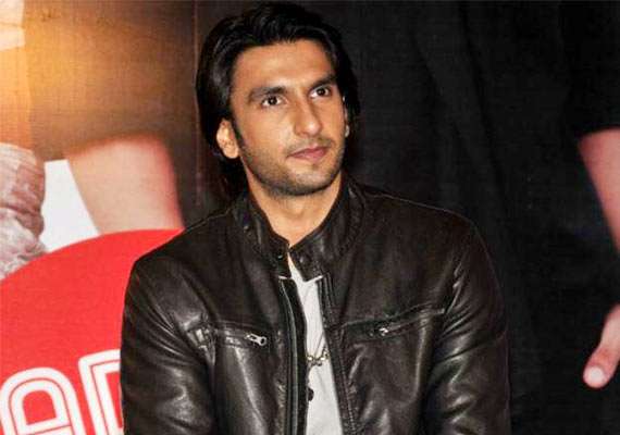 Ranveer Singh gets angry on reporter  Bollywood News  India TV